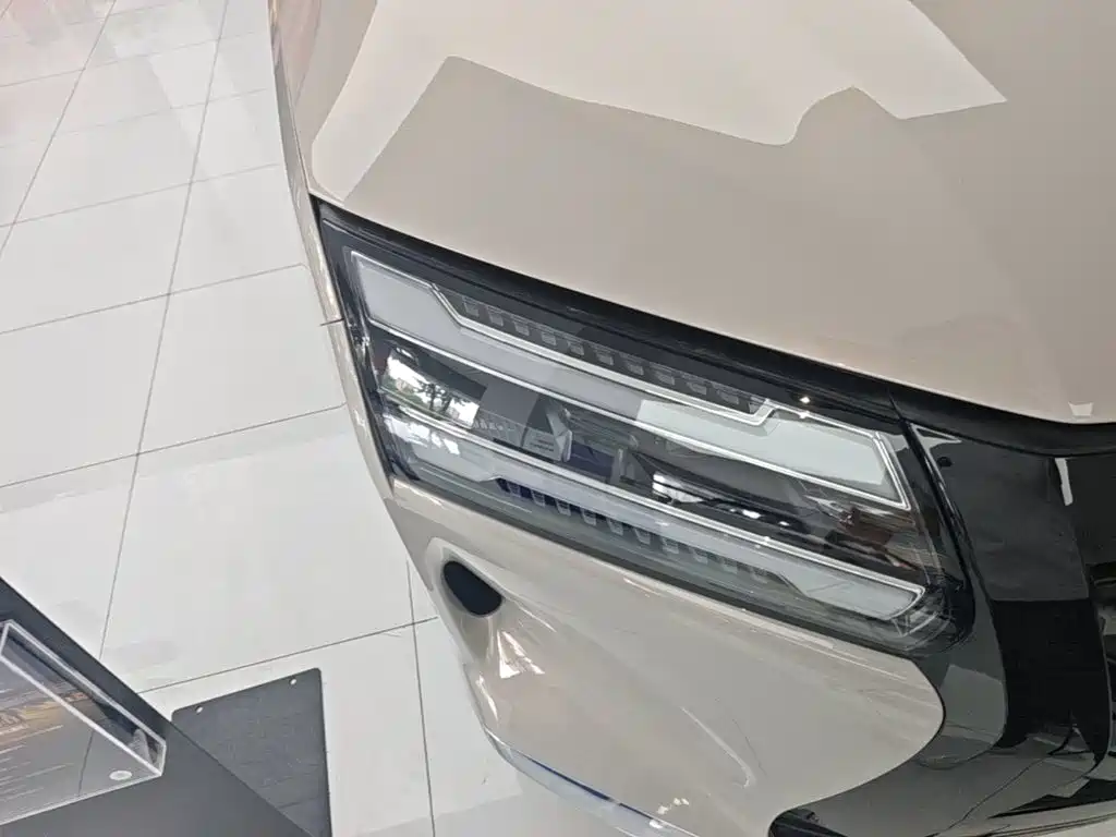 Wuling Starlight 730 EV 2025 — фото 13