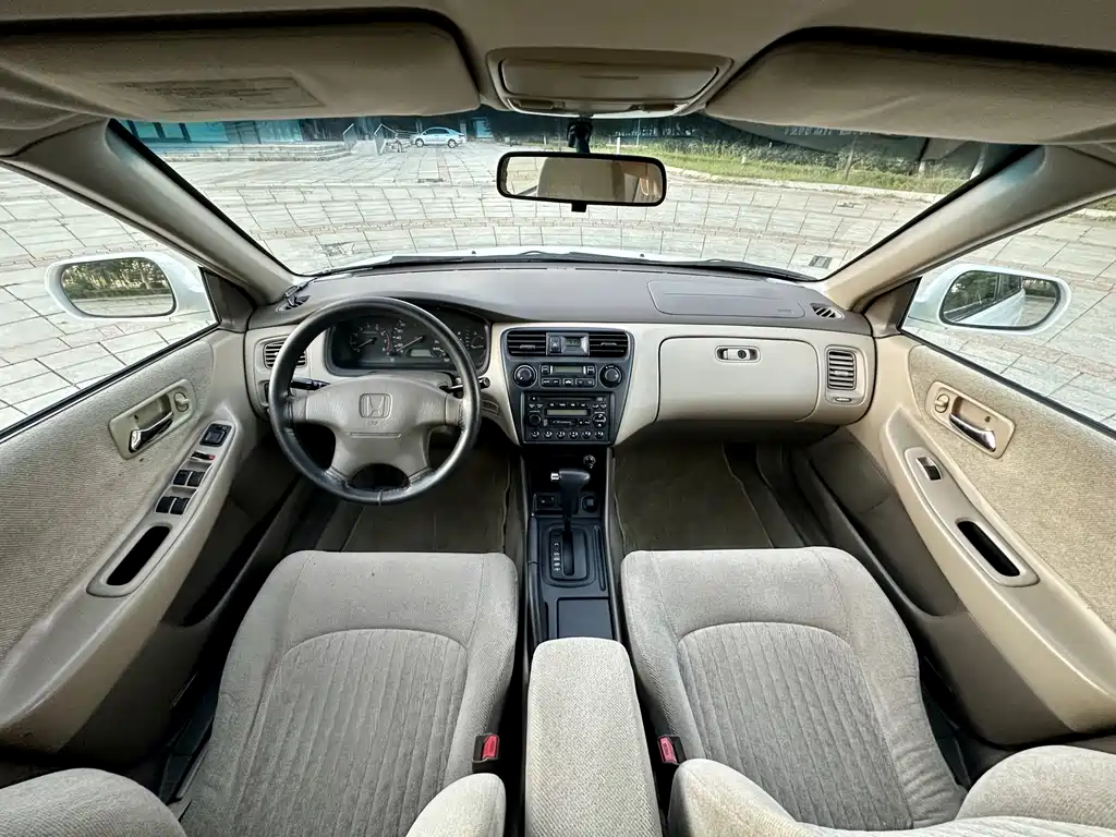 Honda Accord 2001 — фото 13