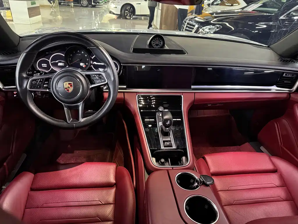 Porsche Panamera 2020 — фото 10