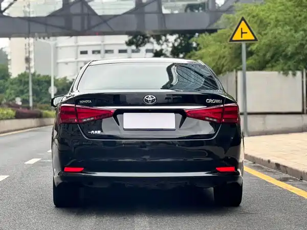 Toyota Crown 2017