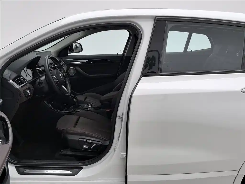 BMW X2 2023 — фото 10