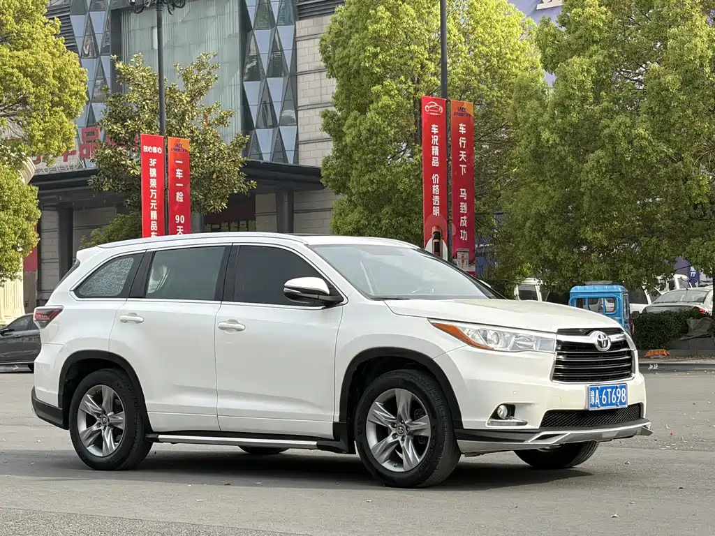 Toyota Highlander 2017 — фото 3