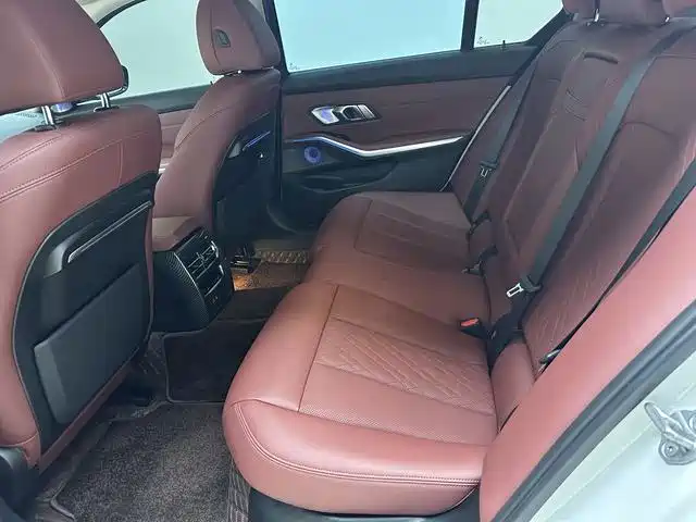 BMW 3 Series 2023 — фото 13