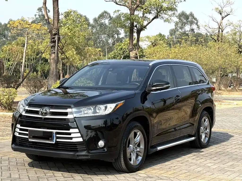 Toyota Highlander 2021 — фото 1