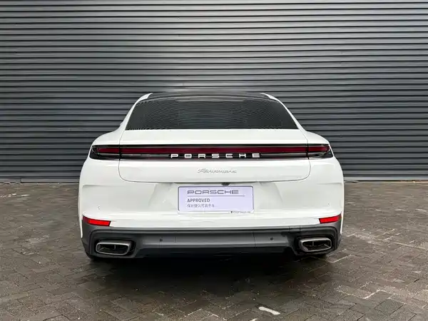 Porsche Panamera 2025