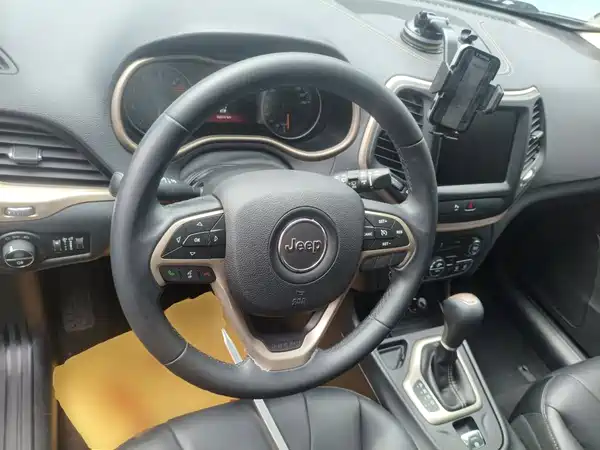 Jeep Cherokee 2016