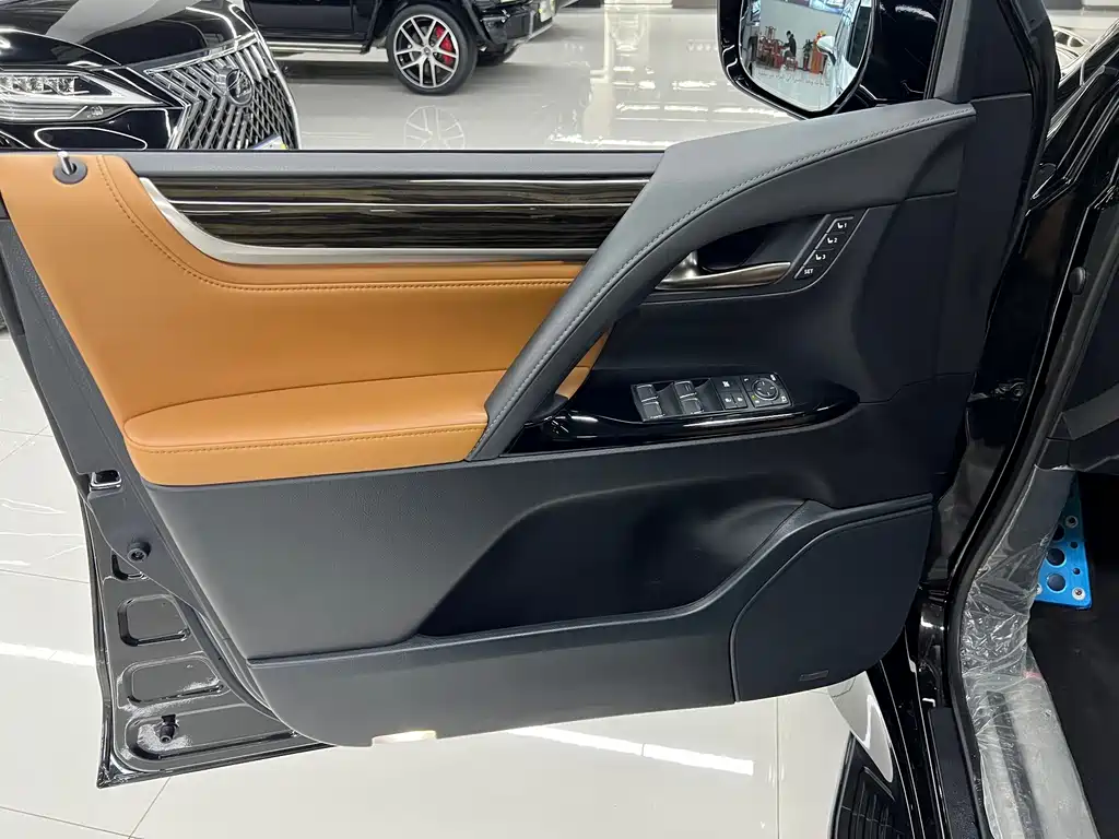 Lexus LX 2022 — фото 19