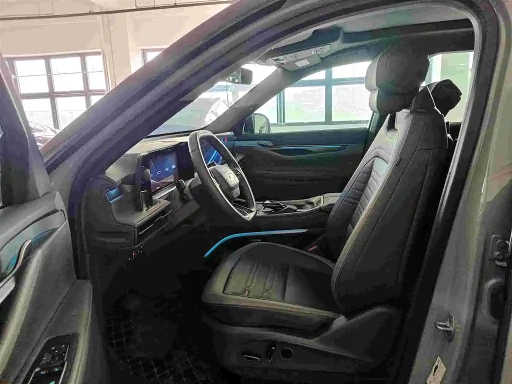 Ford Edge 2023 — фото 8