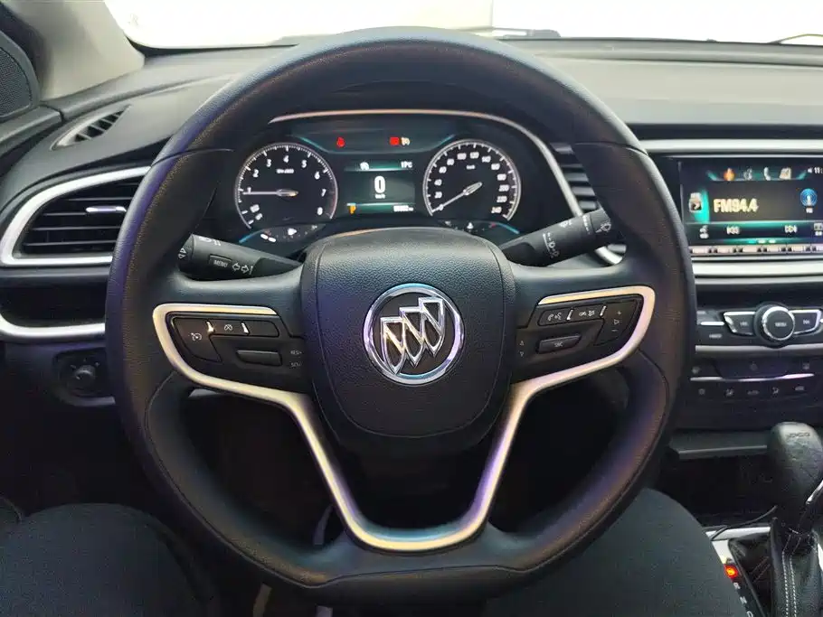 Buick Excelle 2015 — фото 15