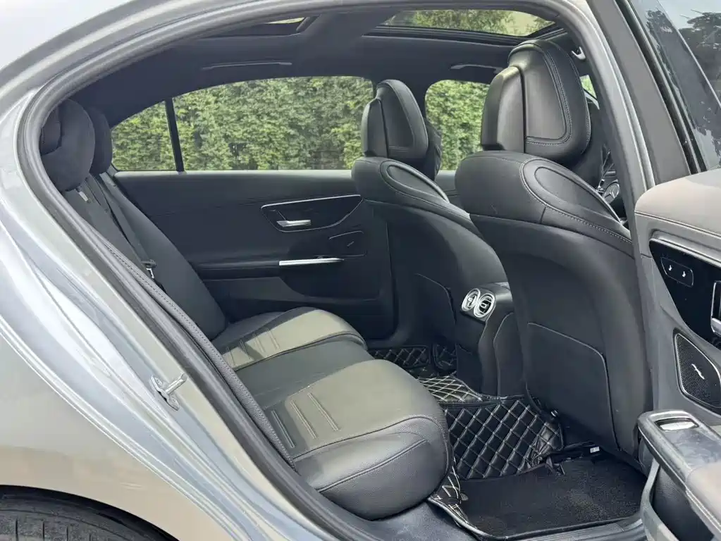 Mercedes-Benz C-Class 2023 — фото 10