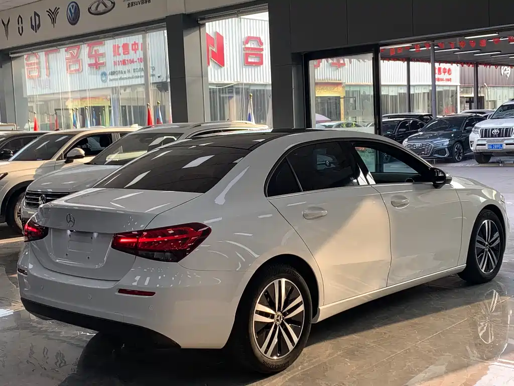 Mercedes-Benz A-Class 2022 — фото 16