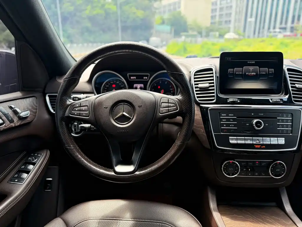 Mercedes-Benz GLE 2017 — фото 15