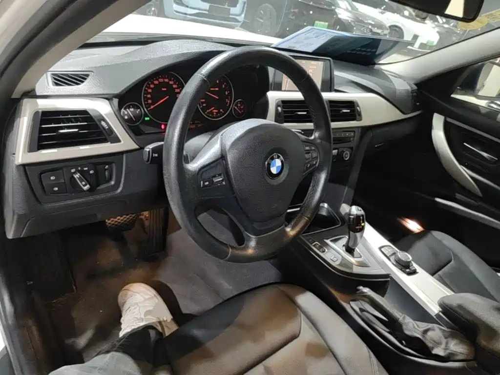 BMW 3 Series 2014 — фото 10