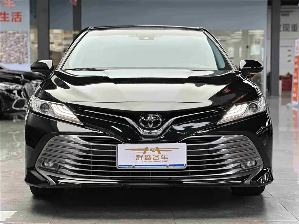 Toyota Camry 2020 — фото 2