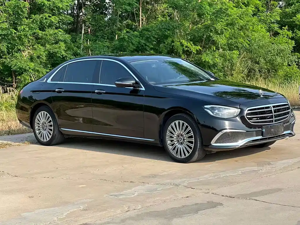 Mercedes-Benz E-Class 2023