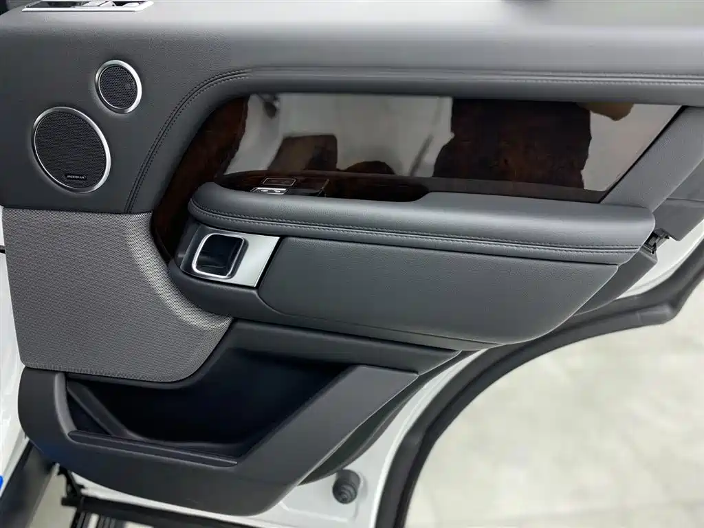 Land Rover Range Rover 2020 — фото 23