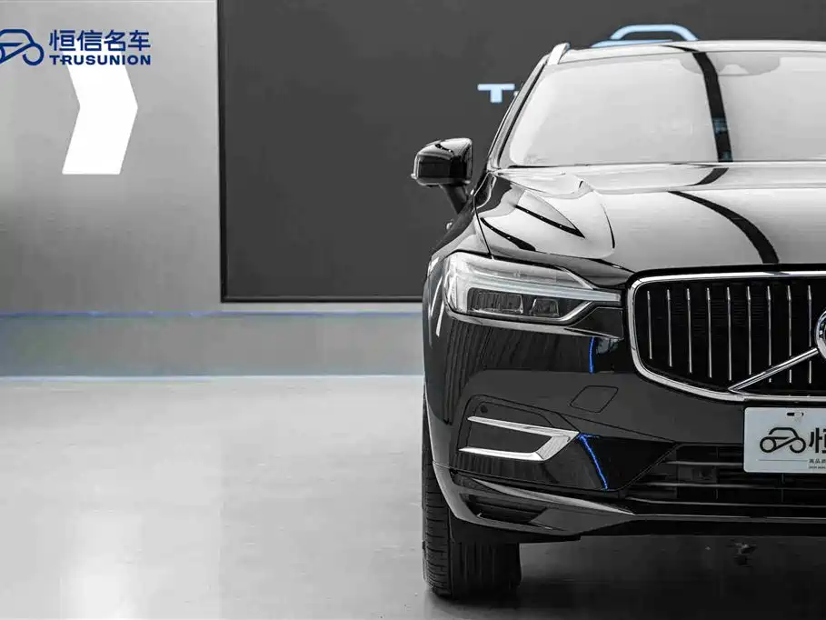 Volvo XC60 2019 — фото 8
