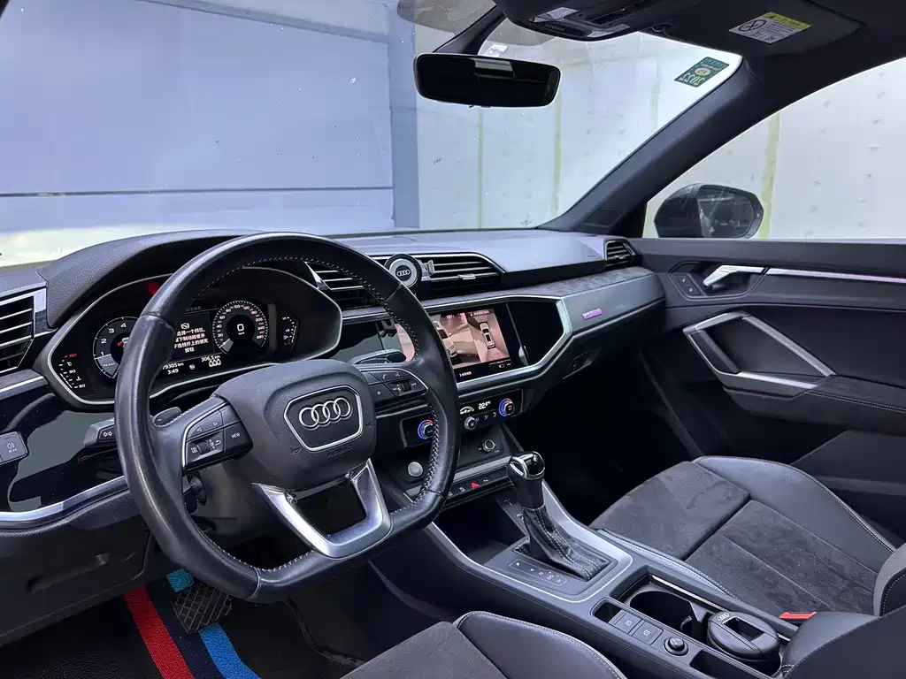 Audi Q5L 2023 — фото 10