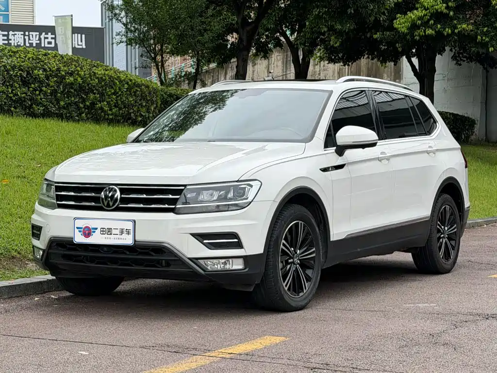 Volkswagen Tiguan L 2021 — фото 1