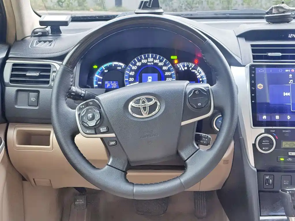 Toyota Camry 2013 — фото 14