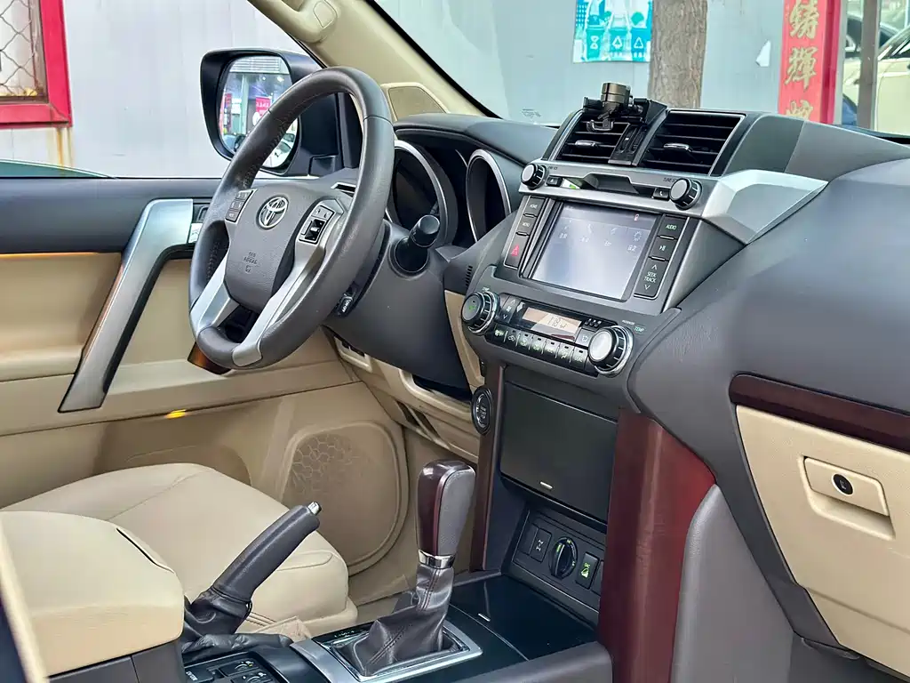 Toyota Prado 2015 — фото 38