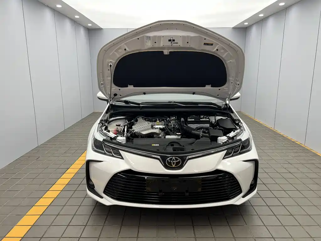 Toyota Corolla 2023 — фото 17