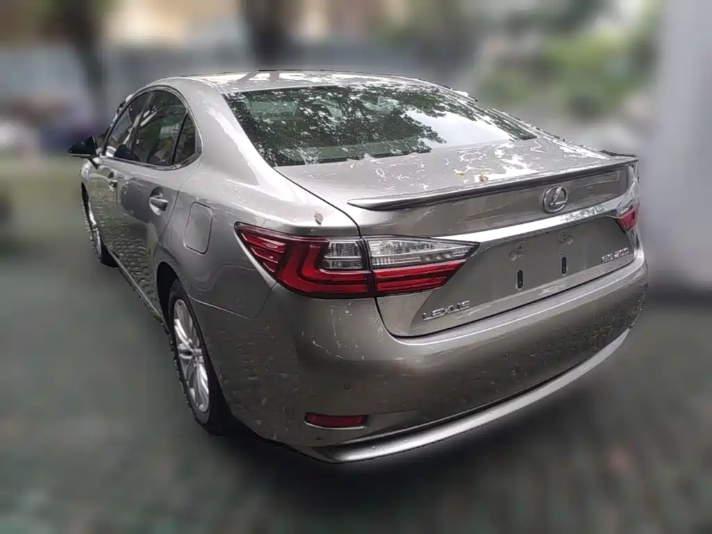 Lexus ES 2018 — фото 9