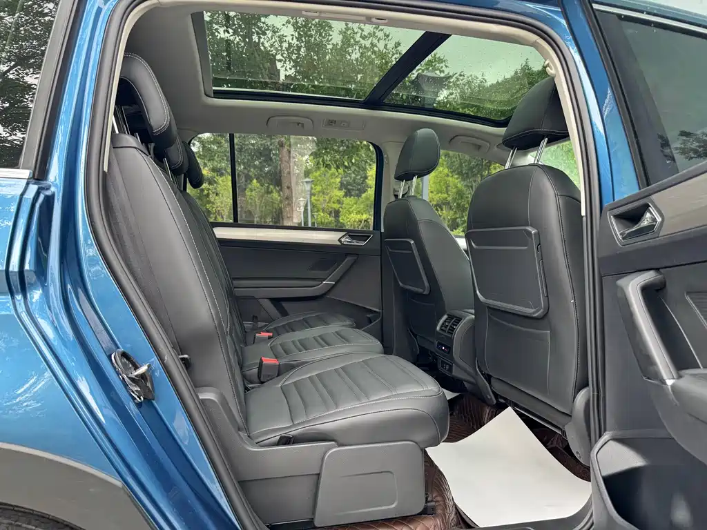 Volkswagen Touran 2022 — фото 21