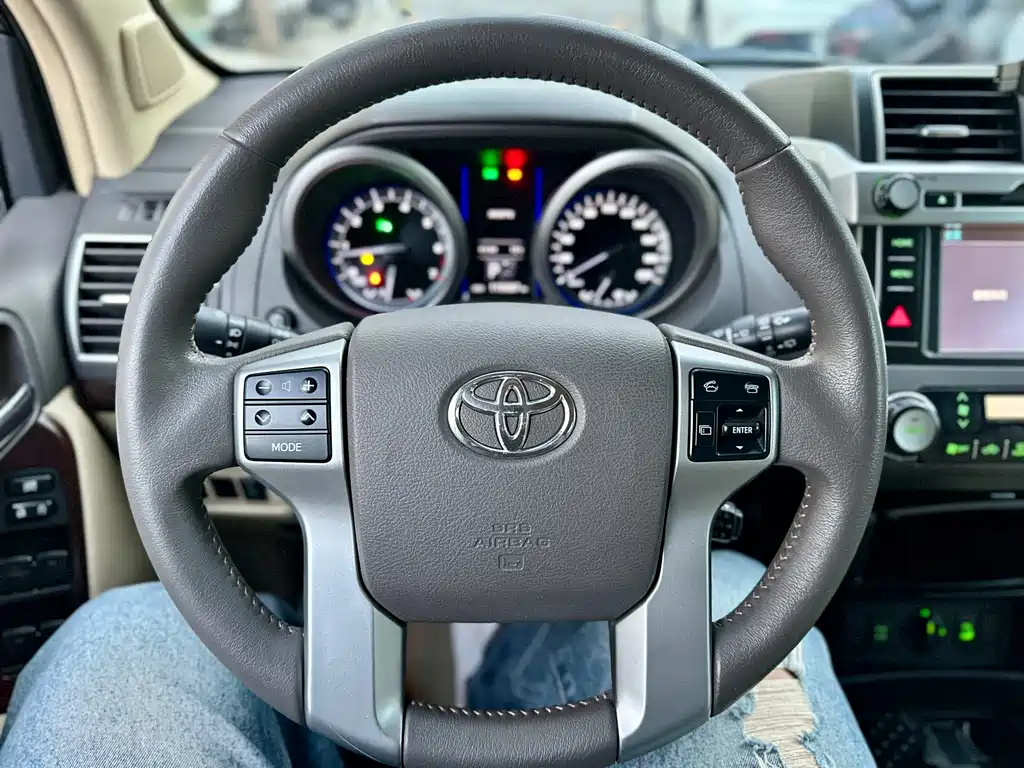 Toyota Prado 2015 — фото 22