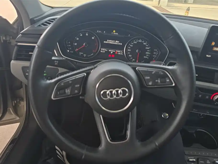 Audi A4L 2018 — фото 15