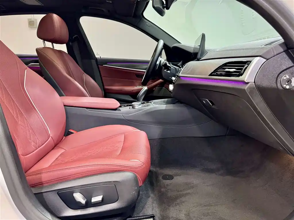 BMW 5 Series 2023 — фото 19