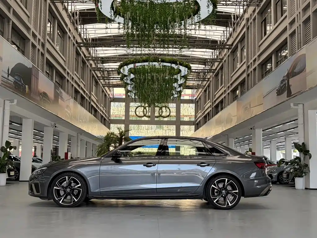 Audi A4L 2024