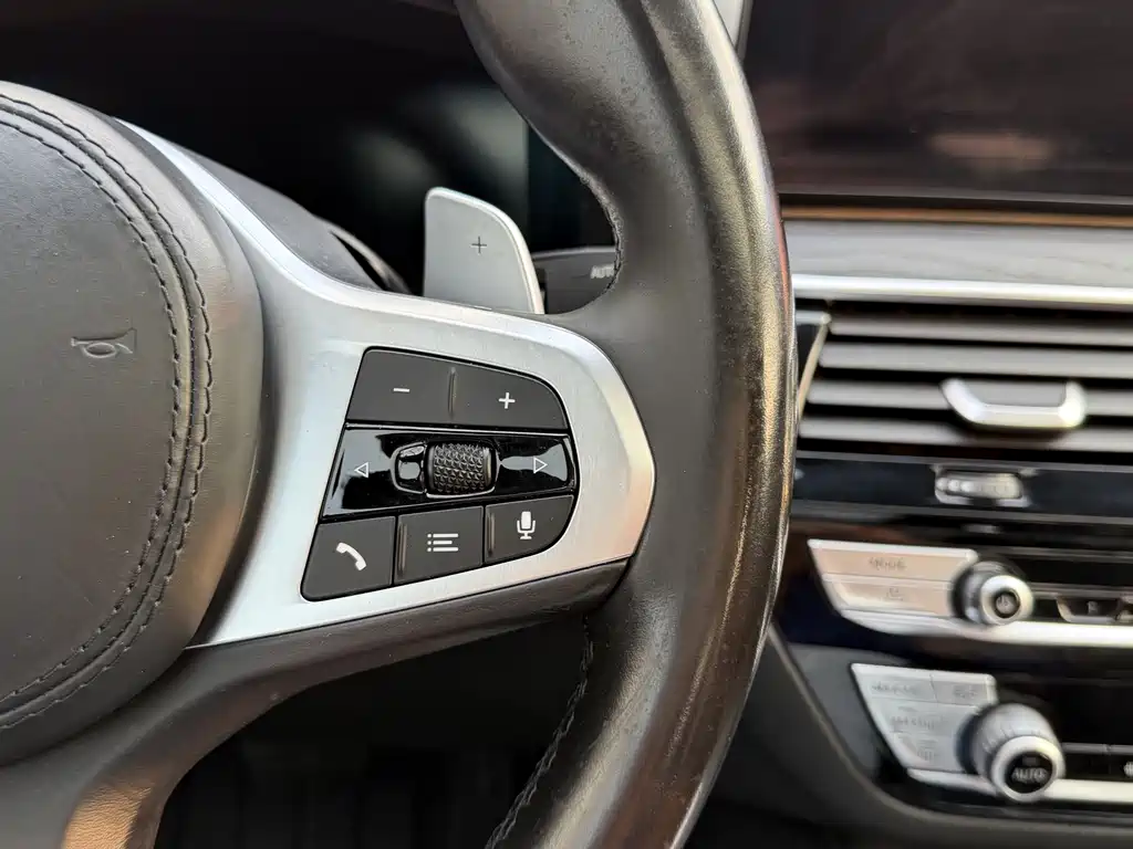 BMW 5 Series 2020 — фото 18