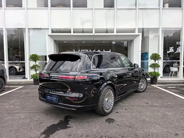 Voyah Taishan 2025
