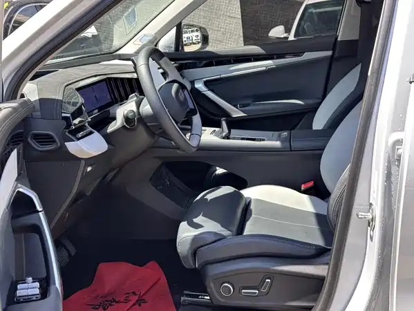 Geely Boyue L 2024