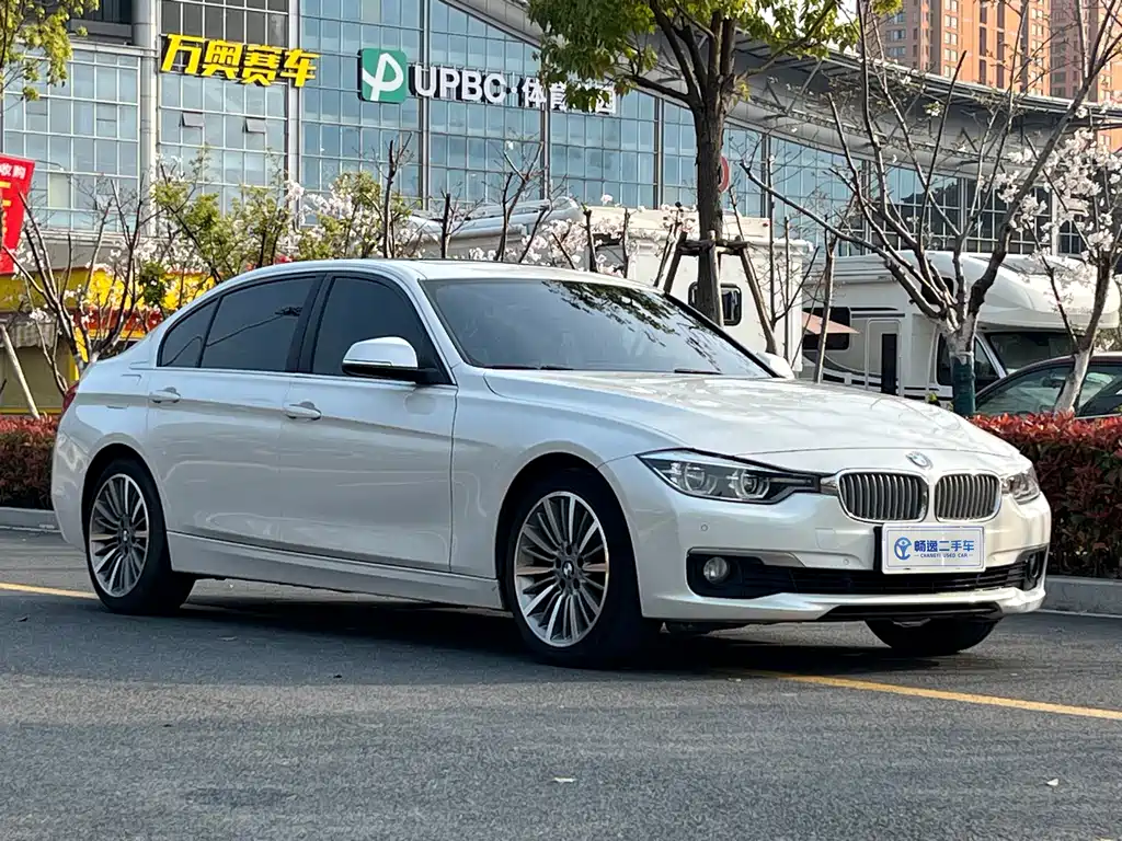 BMW 3 Series 2019 — фото 3