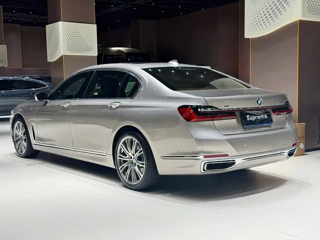 BMW 7 Series 2020 — фото 8