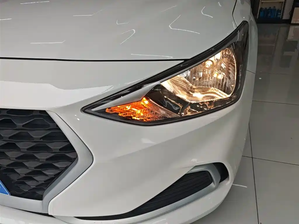 Hyundai Elantra 2020 — фото 24
