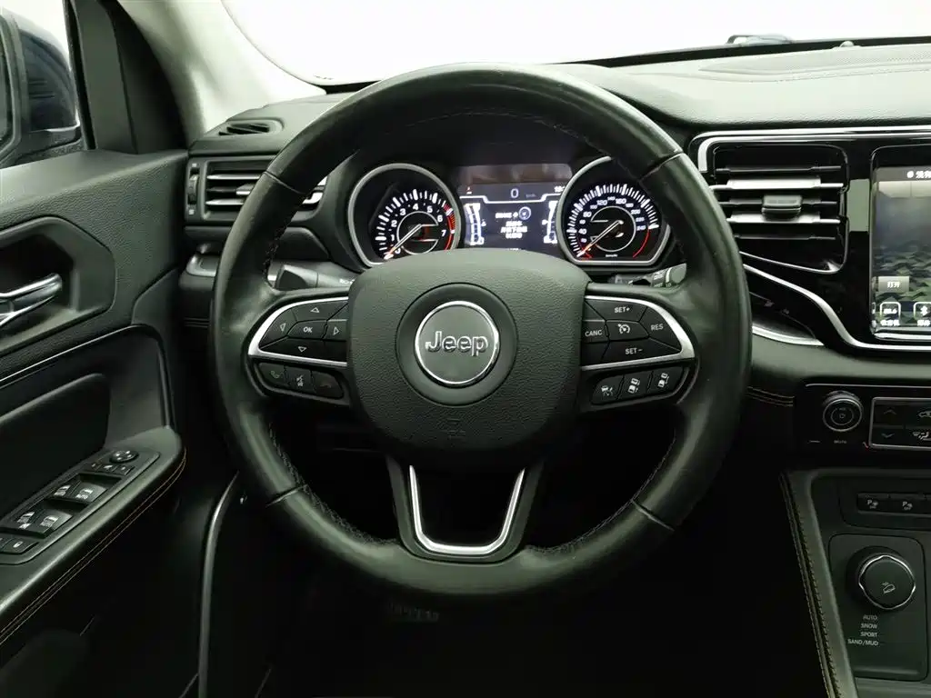 Jeep Grand Commander 2020 — фото 11
