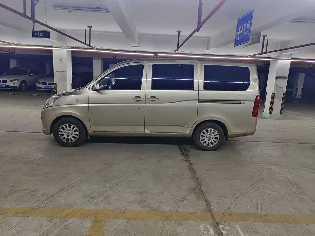 Wuling Rongguang V 2016 — фото 3