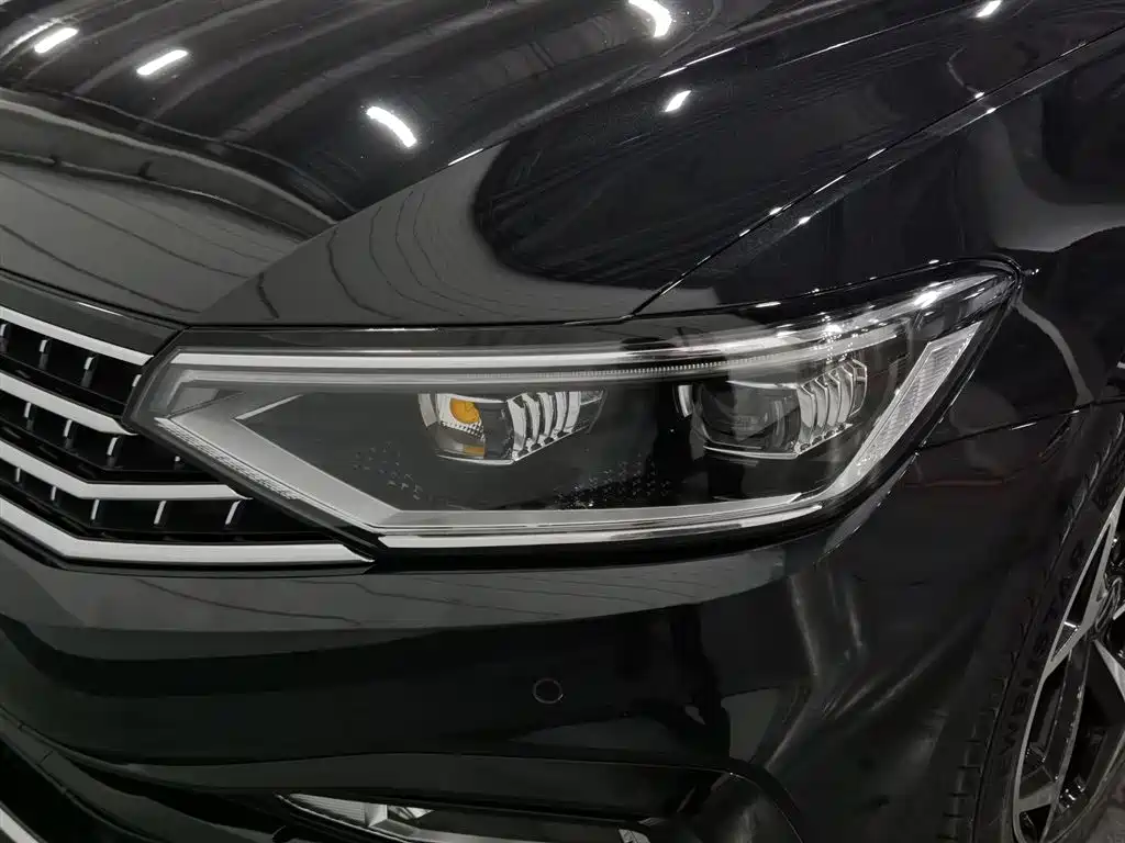 Volkswagen Magotan 2024