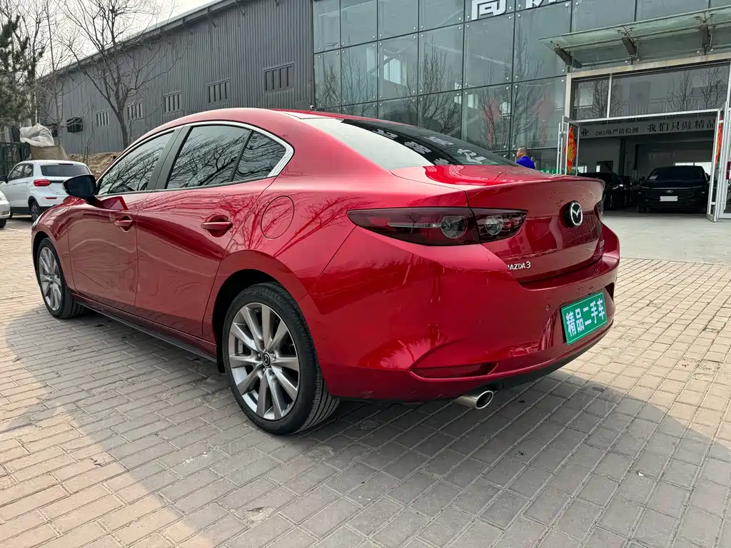 Mazda 3 Axela 2021 — фото 4