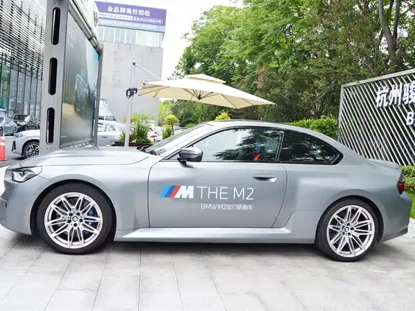 BMW M2 2025