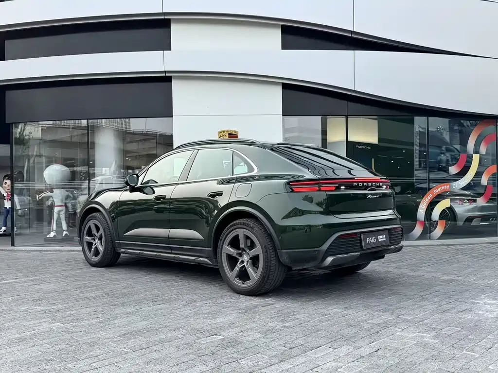 Porsche Macan EV 2025