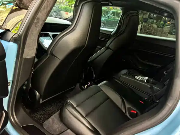 Porsche Taycan 2021
