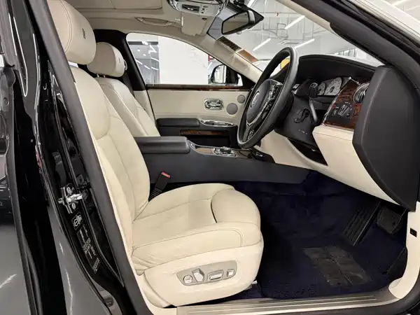 Rolls-Royce Ghost 2015