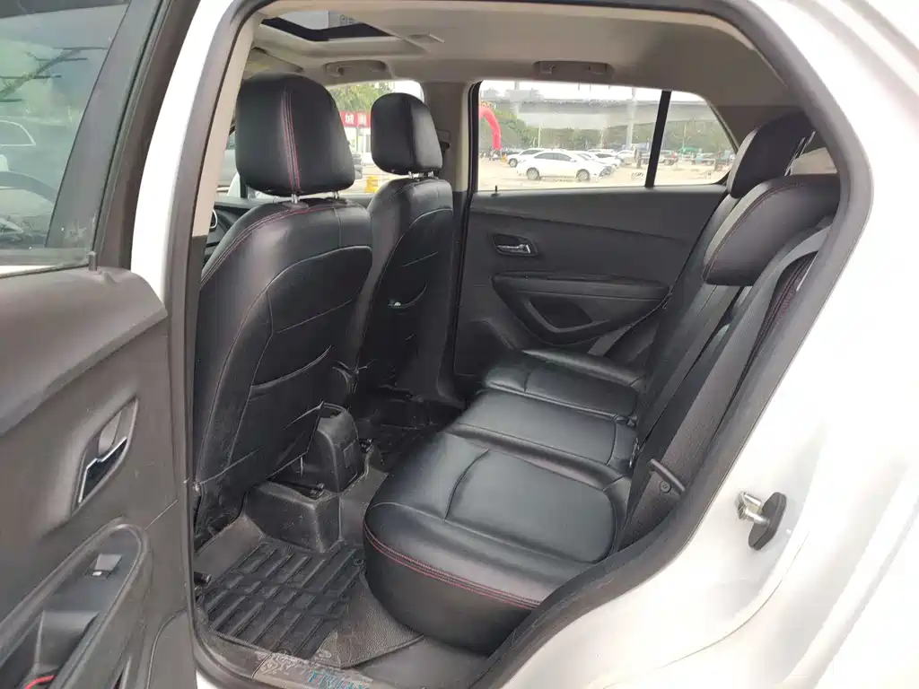 Chevrolet Trax 2016 — фото 10