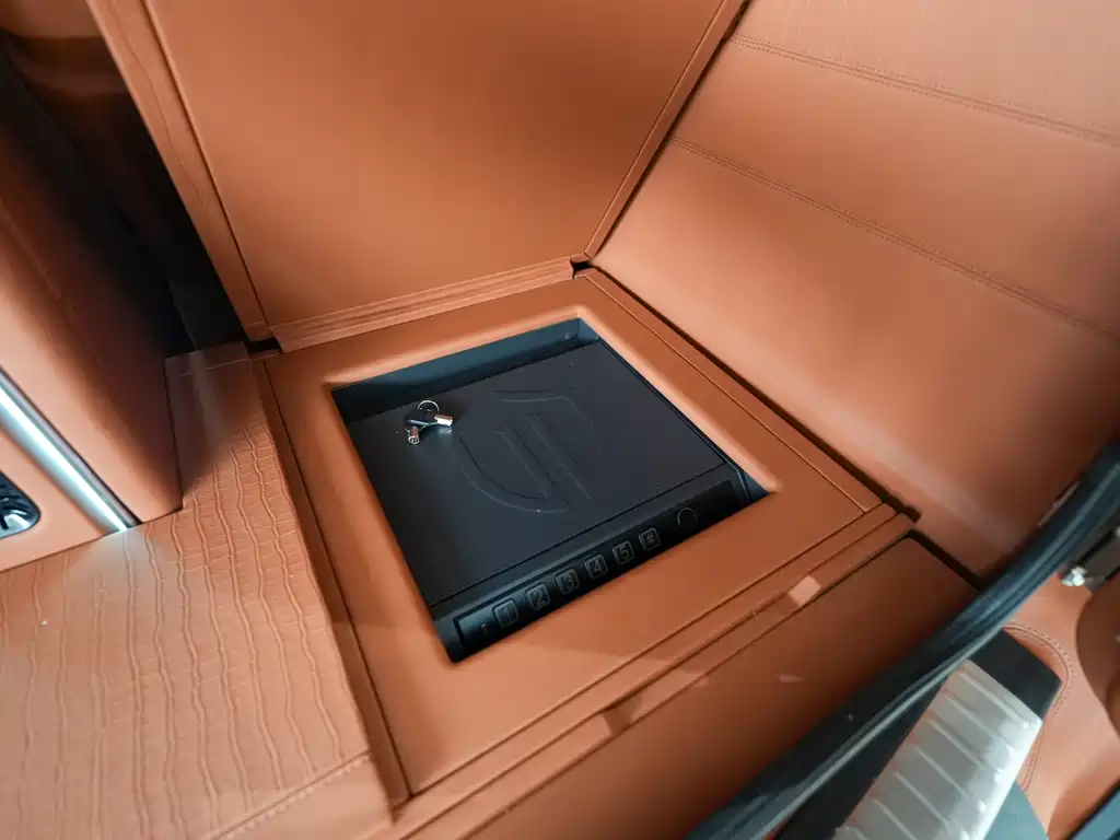 Lincoln Navigator — фото 32
