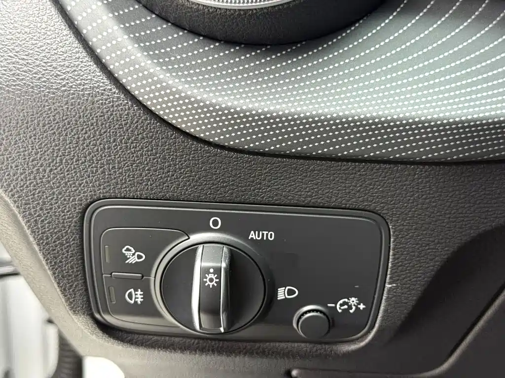 Audi Q2L 2021 — фото 16