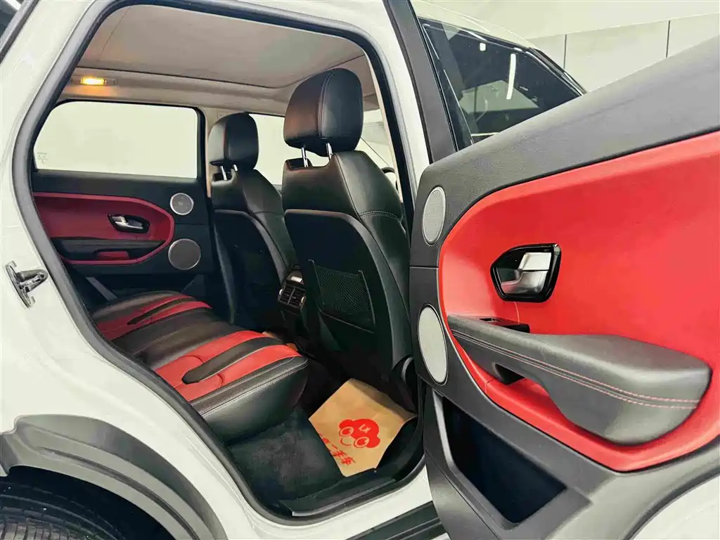 Land Rover Evoque 2015 — фото 25